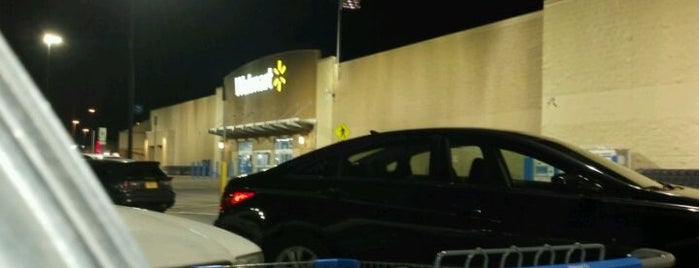 Walmart Supercenter is one of Jackie 님이 좋아한 장소.