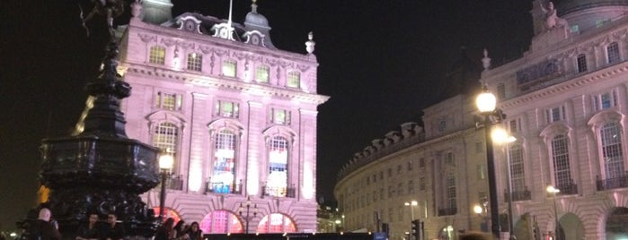 Piccadilly Circus is one of Mariana´s Favorite Places.