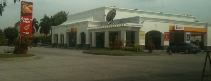 Shell Service Station is one of Tempat yang Disukai Shank.