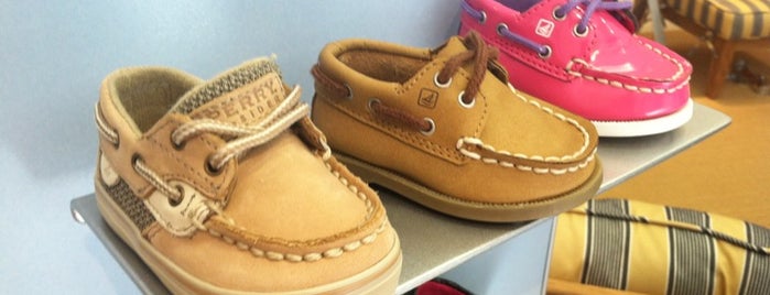Sperry Top-Sider is one of Streets at Southpoint.