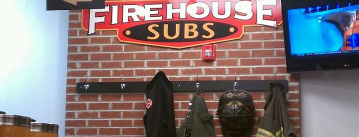 Firehouse Subs is one of Tempat yang Disukai Johnathan.