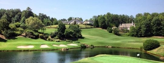 Hawks Ridge Golf Club is one of Lugares favoritos de Aimee.