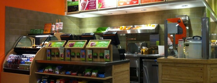 Jamba Juice is one of สถานที่ที่ A ถูกใจ.