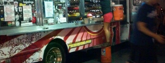 Fukuburger Truck is one of สถานที่ที่บันทึกไว้ของ Emily.