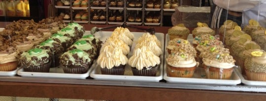 Jilly's Cupcake Bar & Cafe is one of Best Places in #STL #visitUS.