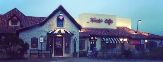 Mimi's Bistro + Bakery is one of Lugares favoritos de Kaleem.