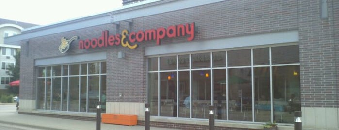 Noodles & Company is one of Tempat yang Disukai Jerod.