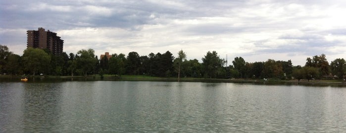 Smith Lake Boathouse at Washington Park is one of Lugares favoritos de Steve.