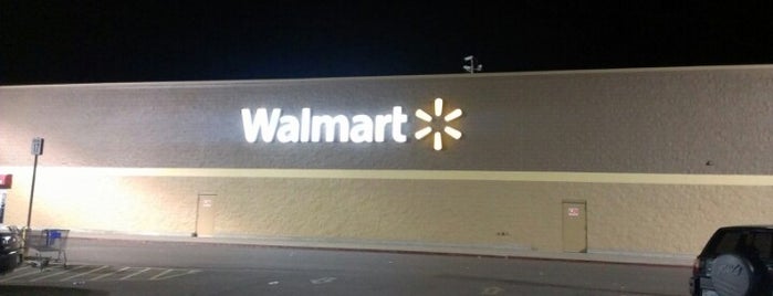 Walmart Supercenter is one of Locais curtidos por Liz.