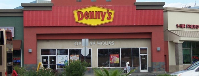 Denny's is one of Lugares favoritos de Nicholas Marshall.