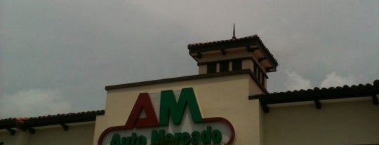 Auto Mercado is one of สถานที่ที่ Rassiel ถูกใจ.