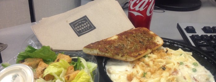 Corner Bakery Cafe is one of Locais curtidos por Terence.