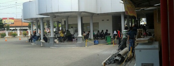 Stasiun Semarang Poncol is one of SEMARANG.