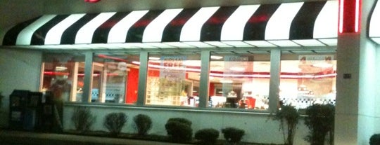 Steak 'n Shake is one of Locais curtidos por marco.