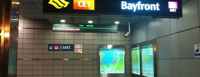Bayfront MRT Interchange (CE1/DT16) is one of Singapura.
