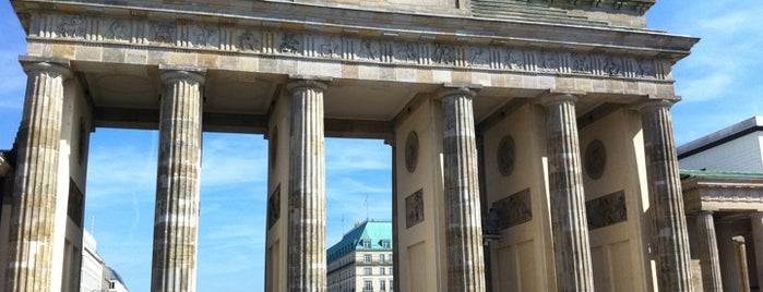 Бранденбургские ворота is one of Guten Tag, Berlin!.
