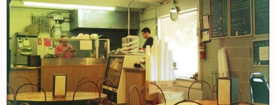 Inga's Subs & Salads is one of Gillianさんのお気に入りスポット.