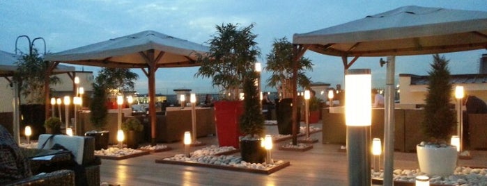 Marriott Roof Terrace is one of Ronald 님이 좋아한 장소.