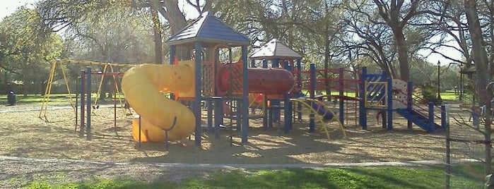 Pfluger Park is one of Seth'in Beğendiği Mekanlar.