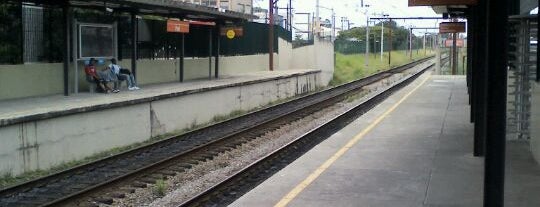 Estação Poá (CPTM) is one of Orte, die Fabs gefallen.