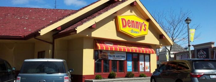 Denny's is one of Orte, die DJ gefallen.