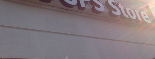 The UPS Store is one of Greg'in Beğendiği Mekanlar.
