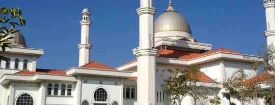 Masjid Sultanah Zahirah (Masjid Bandar Marang) is one of Masjid & Surau, MY #3.