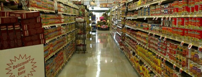 Stater Bros. Markets is one of Aaron’s Liked Places.