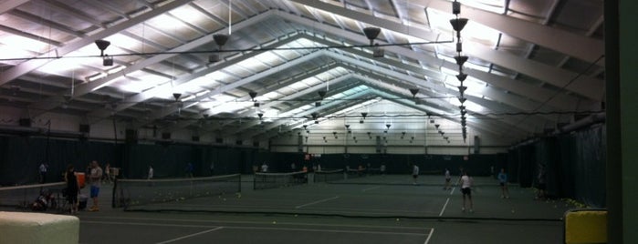 Glen Creek Tennis Club is one of Tempat yang Disukai Mollie.