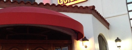 Goldie's Neighborhood Sports Cafe is one of Lugares favoritos de Christopher.