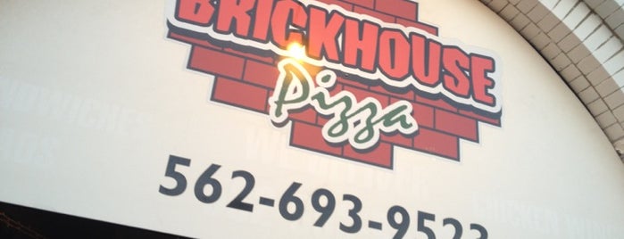 Brickhouse Pizza is one of สถานที่ที่ Todd ถูกใจ.