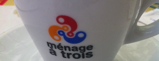 Ménage à trois is one of cafe in barcelona.