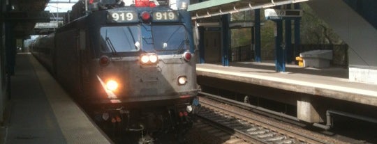 Route 128 Station (Amtrak/MBTA) is one of Writing Nooks.