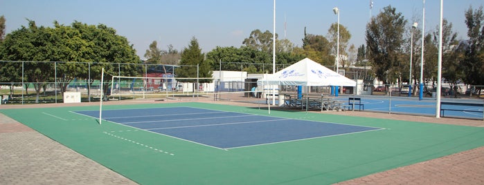 Canchas Tenis is one of Zonas Recreativas.