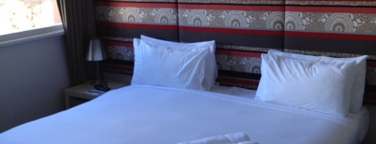 Best Western Pensione Hotel is one of สถานที่ที่ Evita ถูกใจ.