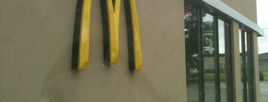 McDonald's is one of Lugares favoritos de La-Tica.