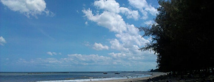 Chao Samran Beach is one of TH-Beach/Island.