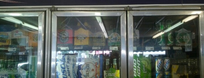 Rommel's Liquor Store is one of Cindy 님이 좋아한 장소.