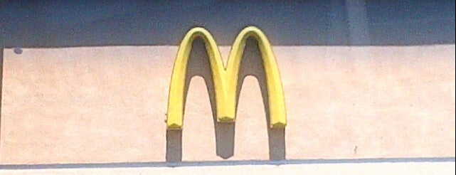 McDonald's is one of Orte, die Manny gefallen.