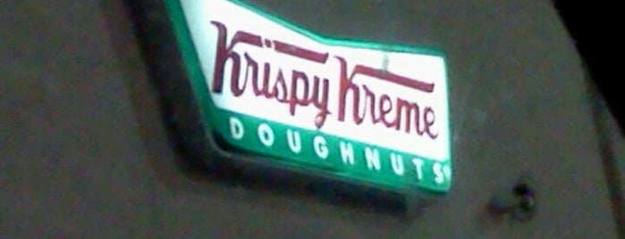 Krispy Kreme Doughnuts is one of Tempat yang Disukai David.