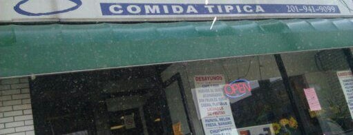 Guatemala Corner Restaurant is one of สถานที่ที่บันทึกไว้ของ Kimmie.