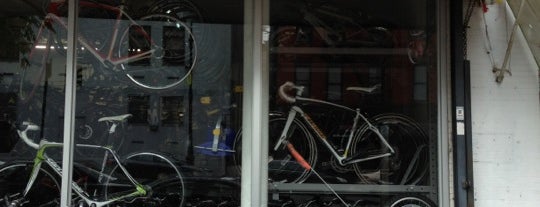 Innovation Bike Shop is one of Locais curtidos por Matthew.