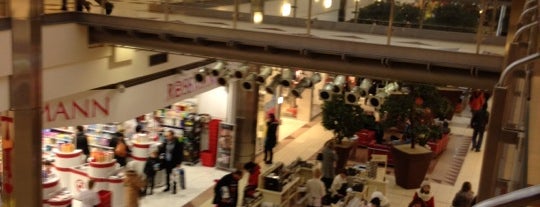 Sadyba Best Mall is one of ifaruhさんの保存済みスポット.