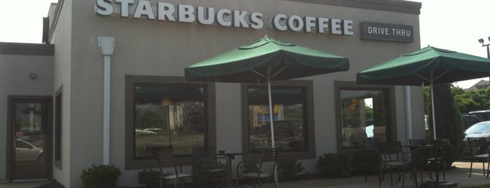 Starbucks is one of Orte, die Brett gefallen.