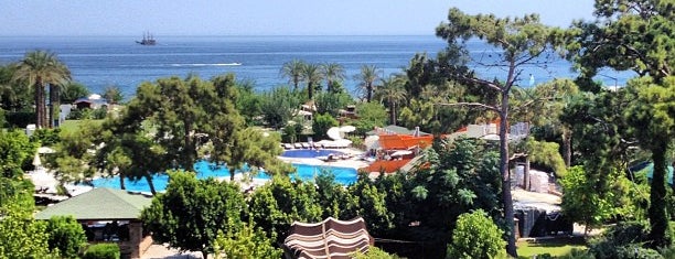 Hotel Asdem Beach Labada is one of สถานที่ที่ Papyon Cicek / Kemer ถูกใจ.