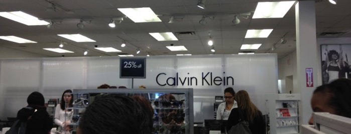 Calvin Klein is one of สถานที่ที่บันทึกไว้ของ Kimmie.