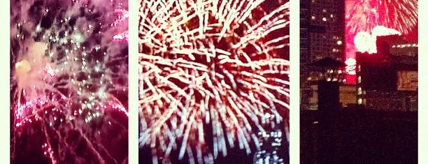Macy's 4th Of July Fireworks is one of Mandar'ın Beğendiği Mekanlar.