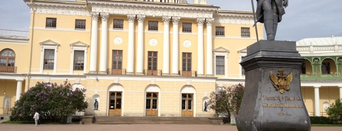 Pavlovsk Palace is one of TOP 5: Favourite place of St. Petersburg suburbs.