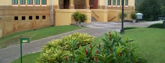 INCAE Business School is one of Tempat yang Disukai Rebeca.