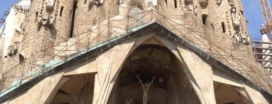 Praça da Sagrada Família is one of Barselona.